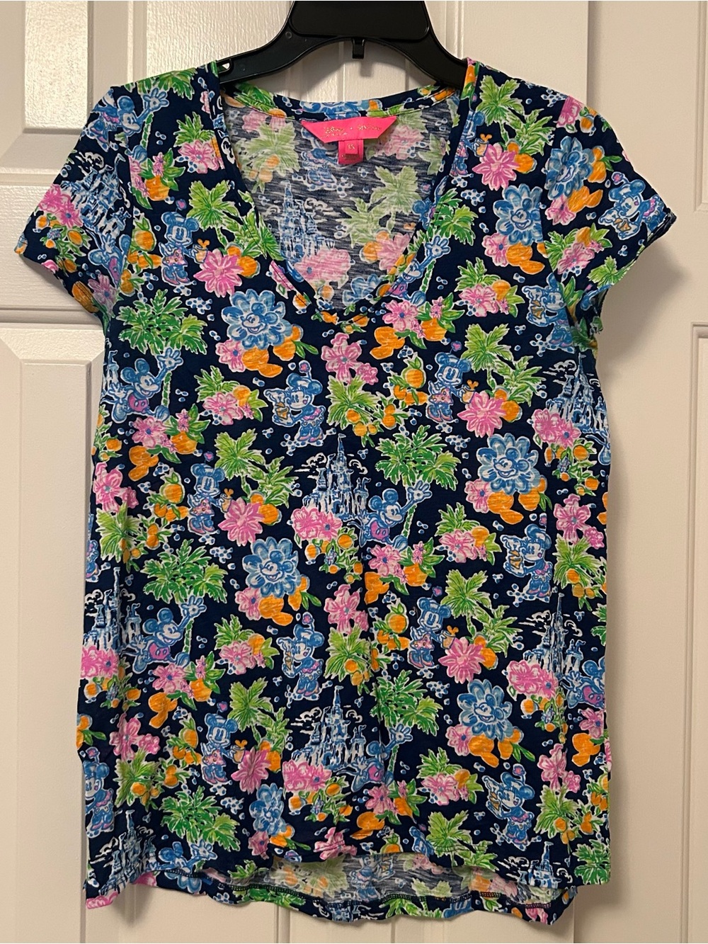 Disney x Lilly Pulitzer Navy Lilly Loves Disney Etta V-Neck T-Shirt Size XS